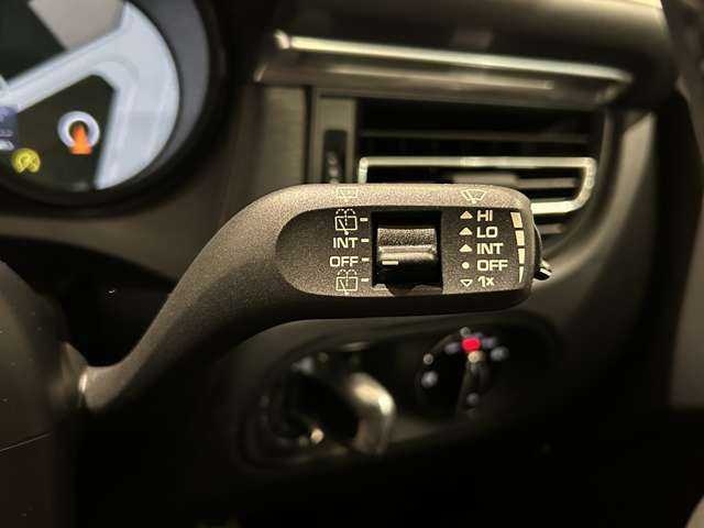 ポルシェ マカン GTS 愛知県 2021(令3)年 3.7万km キャララホワイトメタリック ブラックハーフレザーシート/シートヒーター/パノラマルーフ/アクティブエアサスペンション/スポーツクロノパッケージ/BOSEサウンド/パワステプラス/ＬＥＤヘッドライト/１８way電動アダプティブスポーツシート/スポーツエグゾースト/HDDナビ/フルセグテレビ/全周囲カメラ/ETC２．０/社外レーダー探知機/ドライブレコーダー