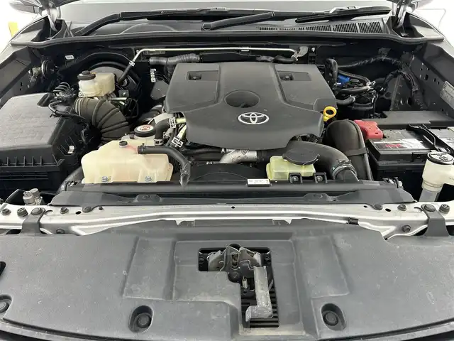 トヨタ ハイラックス X 千葉県 2019(平31)年 8.3万km シルバー