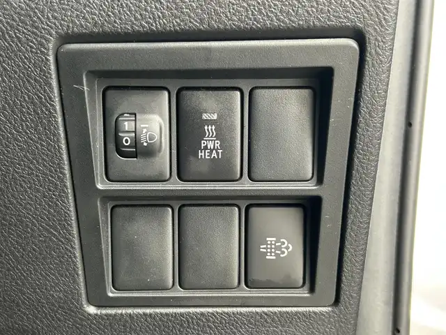 トヨタ ハイラックス X 千葉県 2019(平31)年 8.3万km シルバー