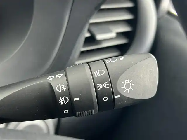 トヨタ ハイラックス X 千葉県 2019(平31)年 8.3万km シルバー