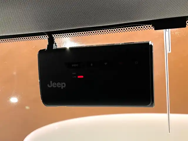 クライスラー・ジープ ジープ レネゲード リミテッド 4xe 道央・札幌 2020(令2)年 3.3万km 白 Uconnectナビ/フルセグTV/USB/Bluetooth/バックカメラ/パークセンス/ACC/レーンセンス/ブラインドスポットモニター/本革シート/シートヒーター/ステアリングヒーター/LEDヘッドライト/ドライブレコーダー/ETC