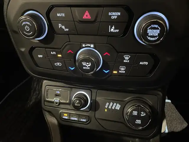 クライスラー・ジープ ジープ レネゲード リミテッド 4xe 道央・札幌 2020(令2)年 3.3万km 白 Uconnectナビ/フルセグTV/USB/Bluetooth/バックカメラ/パークセンス/ACC/レーンセンス/ブラインドスポットモニター/本革シート/シートヒーター/ステアリングヒーター/LEDヘッドライト/ドライブレコーダー/ETC