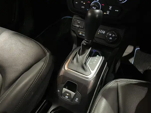 クライスラー・ジープ ジープ レネゲード リミテッド 4xe 道央・札幌 2020(令2)年 3.3万km 白 Uconnectナビ/フルセグTV/USB/Bluetooth/バックカメラ/パークセンス/ACC/レーンセンス/ブラインドスポットモニター/本革シート/シートヒーター/ステアリングヒーター/LEDヘッドライト/ドライブレコーダー/ETC