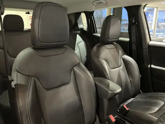 クライスラー・ジープ ジープ レネゲード リミテッド 4xe 道央・札幌 2020(令2)年 3.3万km 白 Uconnectナビ/フルセグTV/USB/Bluetooth/バックカメラ/パークセンス/ACC/レーンセンス/ブラインドスポットモニター/本革シート/シートヒーター/ステアリングヒーター/LEDヘッドライト/ドライブレコーダー/ETC