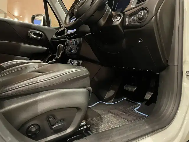 クライスラー・ジープ ジープ レネゲード リミテッド 4xe 道央・札幌 2020(令2)年 3.3万km 白 Uconnectナビ/フルセグTV/USB/Bluetooth/バックカメラ/パークセンス/ACC/レーンセンス/ブラインドスポットモニター/本革シート/シートヒーター/ステアリングヒーター/LEDヘッドライト/ドライブレコーダー/ETC