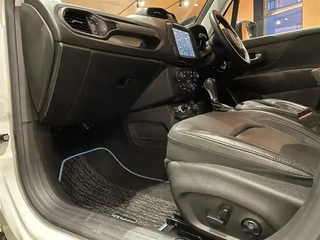 クライスラー・ジープ ジープ レネゲード リミテッド 4xe 道央・札幌 2020(令2)年 3.3万km 白 Uconnectナビ/フルセグTV/USB/Bluetooth/バックカメラ/パークセンス/ACC/レーンセンス/ブラインドスポットモニター/本革シート/シートヒーター/ステアリングヒーター/LEDヘッドライト/ドライブレコーダー/ETC