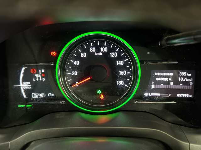 ホンダ ヴェゼル ハイブリッド RS ホンダセンシング 佐賀県 2018(平30)年 5.8万km プレミアムクリスタルレッドM 純正７型ナビ/(TV/CD/DVD/Bluetooth/SD録音/AM/FM)/衝突被害軽減システム/バックカメラ/コーナーセンサー/レーンキープアシスト/車線逸脱警報/レーダークルーズコントロール/パドルシフト/ハーフレザーシート/前席シートヒーター/純正アルミホイール/ＬＥＤヘッドライト/オートライト/フォグライト/純正フロアマット/ルーフレール/ドライブレコーダー/ビルトインETC/ドアバイザー/ステアリングリモコン/スマートキー/プッシュスタート/標識検知機能/横滑り防止装置/盗難防止装置