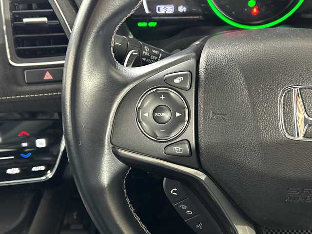 ホンダ ヴェゼル ハイブリッド RS ホンダセンシング 佐賀県 2018(平30)年 5.8万km プレミアムクリスタルレッドM 純正７型ナビ/(TV/CD/DVD/Bluetooth/SD録音/AM/FM)/衝突被害軽減システム/バックカメラ/コーナーセンサー/レーンキープアシスト/車線逸脱警報/レーダークルーズコントロール/パドルシフト/ハーフレザーシート/前席シートヒーター/純正アルミホイール/ＬＥＤヘッドライト/オートライト/フォグライト/純正フロアマット/ルーフレール/ドライブレコーダー/ビルトインETC/ドアバイザー/ステアリングリモコン/スマートキー/プッシュスタート/標識検知機能/横滑り防止装置/盗難防止装置