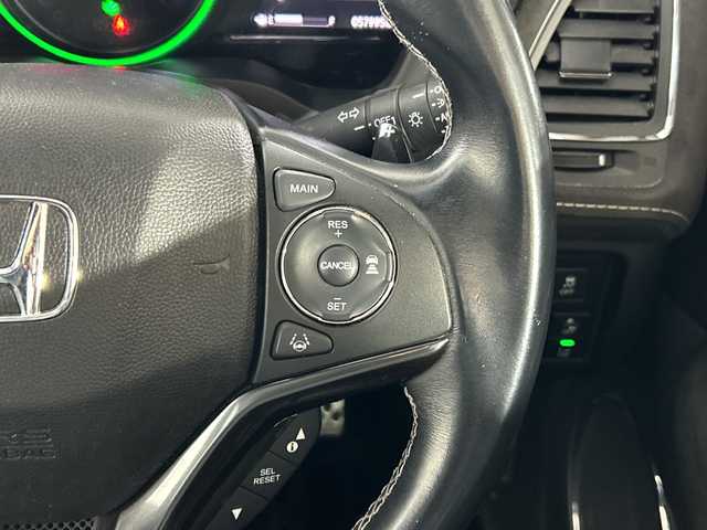 ホンダ ヴェゼル ハイブリッド RS ホンダセンシング 佐賀県 2018(平30)年 5.8万km プレミアムクリスタルレッドM 純正７型ナビ/(TV/CD/DVD/Bluetooth/SD録音/AM/FM)/衝突被害軽減システム/バックカメラ/コーナーセンサー/レーンキープアシスト/車線逸脱警報/レーダークルーズコントロール/パドルシフト/ハーフレザーシート/前席シートヒーター/純正アルミホイール/ＬＥＤヘッドライト/オートライト/フォグライト/純正フロアマット/ルーフレール/ドライブレコーダー/ビルトインETC/ドアバイザー/ステアリングリモコン/スマートキー/プッシュスタート/標識検知機能/横滑り防止装置/盗難防止装置