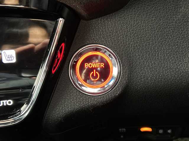 ホンダ ヴェゼル ハイブリッド RS ホンダセンシング 佐賀県 2018(平30)年 5.8万km プレミアムクリスタルレッドM 純正７型ナビ/(TV/CD/DVD/Bluetooth/SD録音/AM/FM)/衝突被害軽減システム/バックカメラ/コーナーセンサー/レーンキープアシスト/車線逸脱警報/レーダークルーズコントロール/パドルシフト/ハーフレザーシート/前席シートヒーター/純正アルミホイール/ＬＥＤヘッドライト/オートライト/フォグライト/純正フロアマット/ルーフレール/ドライブレコーダー/ビルトインETC/ドアバイザー/ステアリングリモコン/スマートキー/プッシュスタート/標識検知機能/横滑り防止装置/盗難防止装置