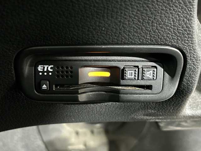 ホンダ ヴェゼル ハイブリッド RS ホンダセンシング 佐賀県 2018(平30)年 5.8万km プレミアムクリスタルレッドM 純正７型ナビ/(TV/CD/DVD/Bluetooth/SD録音/AM/FM)/衝突被害軽減システム/バックカメラ/コーナーセンサー/レーンキープアシスト/車線逸脱警報/レーダークルーズコントロール/パドルシフト/ハーフレザーシート/前席シートヒーター/純正アルミホイール/ＬＥＤヘッドライト/オートライト/フォグライト/純正フロアマット/ルーフレール/ドライブレコーダー/ビルトインETC/ドアバイザー/ステアリングリモコン/スマートキー/プッシュスタート/標識検知機能/横滑り防止装置/盗難防止装置