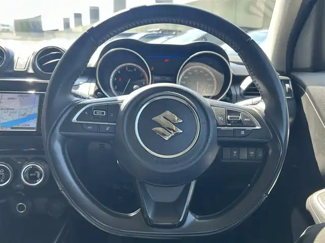スズキ スイフト XG LTD 広島県 2020(令2)年 9.6万km ピュアホワイトP 禁煙車/純正メーカーナビ/(BT/DVD/CD)/フルセグテレビ/クルーズコントロール/レーンキープアシスト/プリクラッシュ/アイドリングストップ/プッシュスタート/シートヒーター(D)/オートライト/オートマチックハイビーム/ETC/純正フロアマット