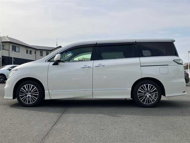 日産 エルグランド 250ハイウェイスターS 愛知県 2019(平31)年 6.3万km ブリリアントホワイトパール メーカーオプションナビ/Rエンターテイメントモニター/アラウンドビュー/ツインサンルーフ/ハーフレザー/両側パワースライドドア/ハーフレザーシート/ビルトインETC/ドライブレコーダー/レーンキープアシスト/Bluetooth