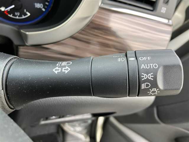 日産 エルグランド 250ハイウェイスターS 愛知県 2019(平31)年 6.3万km ブリリアントホワイトパール メーカーオプションナビ/Rエンターテイメントモニター/アラウンドビュー/ツインサンルーフ/ハーフレザー/両側パワースライドドア/ハーフレザーシート/ビルトインETC/ドライブレコーダー/レーンキープアシスト/Bluetooth
