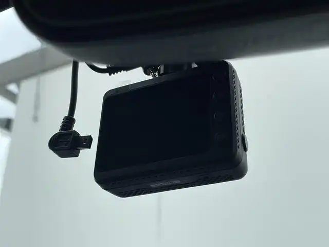 ポルシェ ７１８ケイマン 東京都 2017(平29)年 3.7万km ピュアホワイト スポーツクロノＰＫＧ/スポーツエクゾースト　/純正ＰＣＭ　/Ｂカメラ/ハーフレザーシート/ＰＤＬＳ付きＬＥＤヘッドライト/Ａライト/カレラＳ１９インチＡＷ/スポーツステアリング/キーレス/ＥＴＣ/Ｒソナー/保証書/取扱説明書/スペアキー