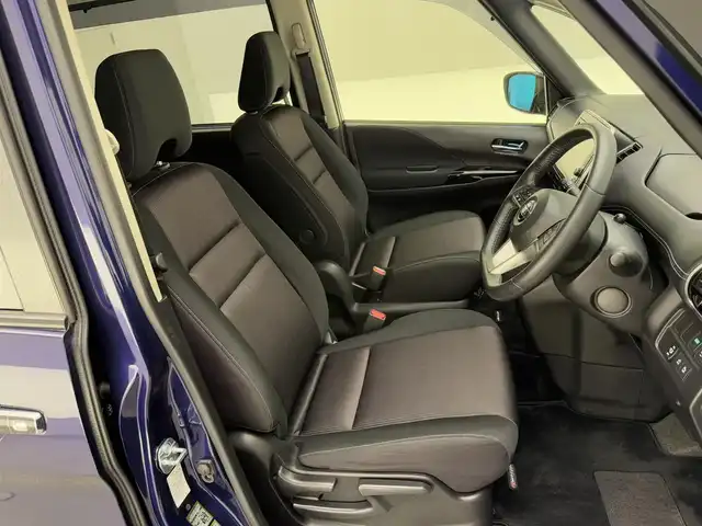 日産 セレナ ハイウェイスター Vセレクション 兵庫県 2018(平30)年 4.3万km アズライトブルー 純正SDナビ/（CD/DVD/SD/Bluetooth/フルセグTV）/バックカメラ/アラウンドビューモニター/プロパイロット/パーキングアシスト/アダクティブクルーズコントロール/エマージェンシーブレーキ/LKA/コーナーセンサー（前後）/インテリジェントルームミラー/フリップダウンモニター/横滑り防止装置/盗難防止装置/カーテンエアバッグ/両側パワースライドドア/LEDヘッドライト/フォグランプ/オートライト/ビルトインETC/ドライブレコーダー（前後）/社外16インチアルミホイール/社外フロアマット/ドアバイザー/スマートキー/アイドリングストップ/3列シート/ウォークスルー