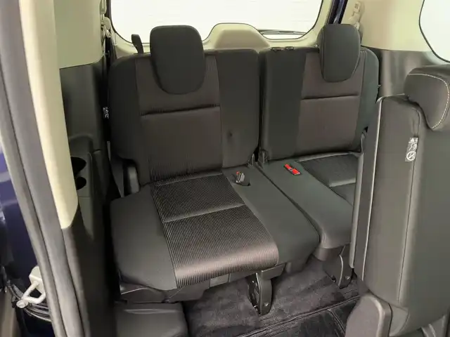 日産 セレナ ハイウェイスター Vセレクション 兵庫県 2018(平30)年 4.3万km アズライトブルー 純正SDナビ/（CD/DVD/SD/Bluetooth/フルセグTV）/バックカメラ/アラウンドビューモニター/プロパイロット/パーキングアシスト/アダクティブクルーズコントロール/エマージェンシーブレーキ/LKA/コーナーセンサー（前後）/インテリジェントルームミラー/フリップダウンモニター/横滑り防止装置/盗難防止装置/カーテンエアバッグ/両側パワースライドドア/LEDヘッドライト/フォグランプ/オートライト/ビルトインETC/ドライブレコーダー（前後）/社外16インチアルミホイール/社外フロアマット/ドアバイザー/スマートキー/アイドリングストップ/3列シート/ウォークスルー