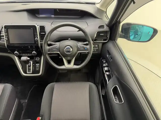 日産 セレナ ハイウェイスター Vセレクション 兵庫県 2018(平30)年 4.3万km アズライトブルー 純正SDナビ/（CD/DVD/SD/Bluetooth/フルセグTV）/バックカメラ/アラウンドビューモニター/プロパイロット/パーキングアシスト/アダクティブクルーズコントロール/エマージェンシーブレーキ/LKA/コーナーセンサー（前後）/インテリジェントルームミラー/フリップダウンモニター/横滑り防止装置/盗難防止装置/カーテンエアバッグ/両側パワースライドドア/LEDヘッドライト/フォグランプ/オートライト/ビルトインETC/ドライブレコーダー（前後）/社外16インチアルミホイール/社外フロアマット/ドアバイザー/スマートキー/アイドリングストップ/3列シート/ウォークスルー