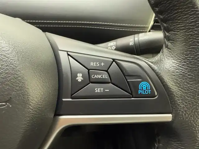 日産 セレナ ハイウェイスター Vセレクション 兵庫県 2018(平30)年 4.3万km アズライトブルー 純正SDナビ/（CD/DVD/SD/Bluetooth/フルセグTV）/バックカメラ/アラウンドビューモニター/プロパイロット/パーキングアシスト/アダクティブクルーズコントロール/エマージェンシーブレーキ/LKA/コーナーセンサー（前後）/インテリジェントルームミラー/フリップダウンモニター/横滑り防止装置/盗難防止装置/カーテンエアバッグ/両側パワースライドドア/LEDヘッドライト/フォグランプ/オートライト/ビルトインETC/ドライブレコーダー（前後）/社外16インチアルミホイール/社外フロアマット/ドアバイザー/スマートキー/アイドリングストップ/3列シート/ウォークスルー