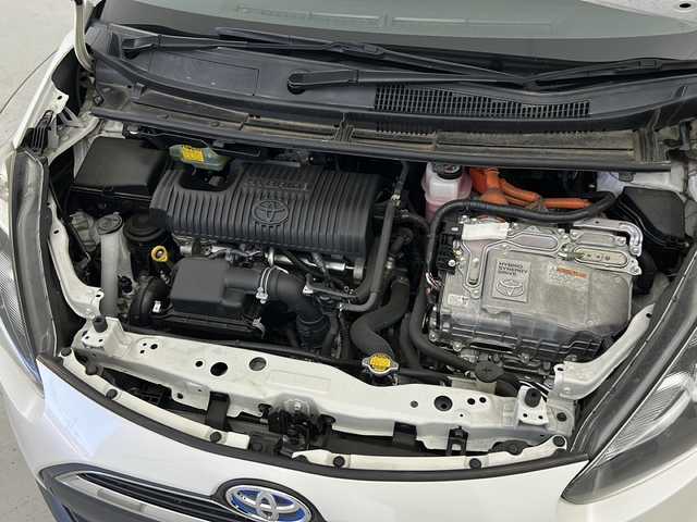 トヨタ シエンタ ハイブリッド G 宮城県 2017(平29)年 6.3万km ホワイトパールクリスタルシャイン Toyota Safety Sense /・プリクラッシュセーフティ	/・レーンディパーチャーアラート	/・オートマチックハイビーム	/バックカメラ/純正7型ナビ/・BT.USB.CD.SD/フルセグTV/両側パワースライドドア/ビルトインETC2.0/ドライブレコーダー/ステアリングスイッチ/革巻ステアリング/横滑り防止装置/LEDヘッドライト/アイドリングストップ/プッシュスタート/スマートキー×2/純正フロアマット