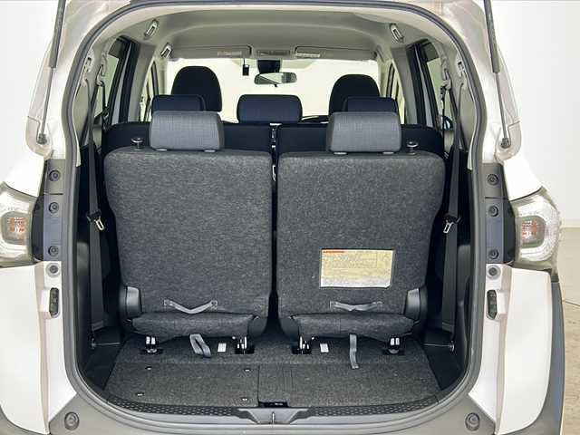 トヨタ シエンタ ハイブリッド G 宮城県 2017(平29)年 6.3万km ホワイトパールクリスタルシャイン Toyota Safety Sense /・プリクラッシュセーフティ	/・レーンディパーチャーアラート	/・オートマチックハイビーム	/バックカメラ/純正7型ナビ/・BT.USB.CD.SD/フルセグTV/両側パワースライドドア/ビルトインETC2.0/ドライブレコーダー/ステアリングスイッチ/革巻ステアリング/横滑り防止装置/LEDヘッドライト/アイドリングストップ/プッシュスタート/スマートキー×2/純正フロアマット