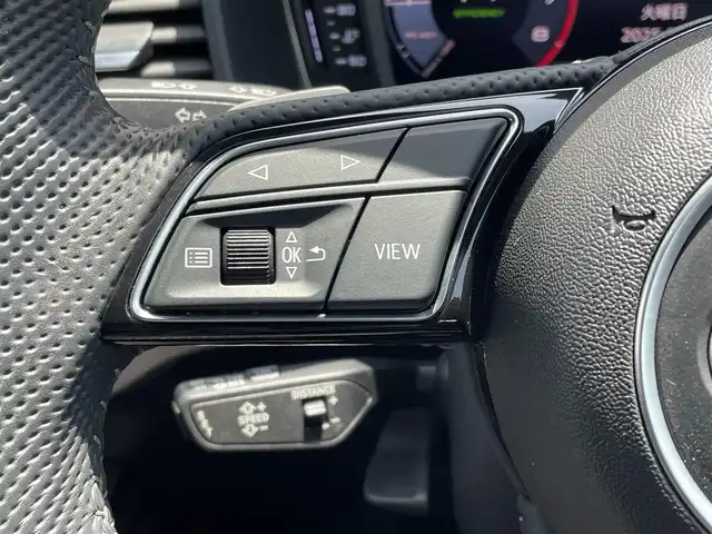 アウディ Ａ１ SB 35TFSI Sライン 東京都 2019(令1)年 3.6万km 白 バーチャルコックピット /Sラインパッケージ/コントラストルーフ/ミサノレッド /AW19インチOP /コンビニエンスパッケージ/・リヤビューカメラ/・アドンバストキー/アシスタンスパッケージ /・ACC/・ハイビームアシスト/・レーンアシスト/・アウディセンスベーシック/ブラックエンブレエム（フォーリングス） /ワイヤレスチャージング /TV 　/Apple car play
