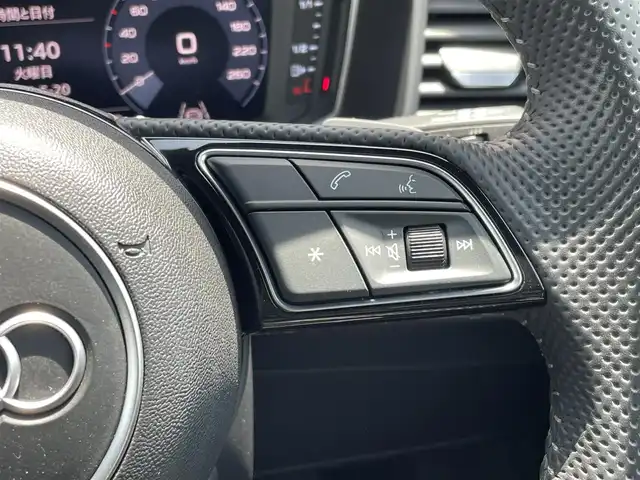 アウディ Ａ１ SB 35TFSI Sライン 東京都 2019(令1)年 3.6万km 白 バーチャルコックピット /Sラインパッケージ/コントラストルーフ/ミサノレッド /AW19インチOP /コンビニエンスパッケージ/・リヤビューカメラ/・アドンバストキー/アシスタンスパッケージ /・ACC/・ハイビームアシスト/・レーンアシスト/・アウディセンスベーシック/ブラックエンブレエム（フォーリングス） /ワイヤレスチャージング /TV 　/Apple car play
