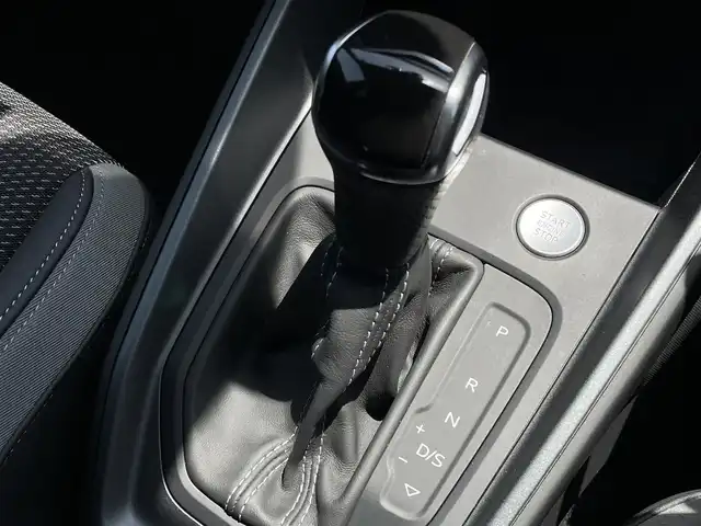 アウディ Ａ１ SB 35TFSI Sライン 東京都 2019(令1)年 3.6万km 白 バーチャルコックピット /Sラインパッケージ/コントラストルーフ/ミサノレッド /AW19インチOP /コンビニエンスパッケージ/・リヤビューカメラ/・アドンバストキー/アシスタンスパッケージ /・ACC/・ハイビームアシスト/・レーンアシスト/・アウディセンスベーシック/ブラックエンブレエム（フォーリングス） /ワイヤレスチャージング /TV 　/Apple car play