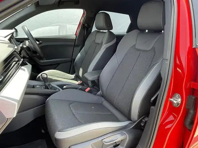 アウディ Ａ１ SB 35TFSI Sライン 東京都 2019(令1)年 3.6万km 白 バーチャルコックピット /Sラインパッケージ/コントラストルーフ/ミサノレッド /AW19インチOP /コンビニエンスパッケージ/・リヤビューカメラ/・アドンバストキー/アシスタンスパッケージ /・ACC/・ハイビームアシスト/・レーンアシスト/・アウディセンスベーシック/ブラックエンブレエム（フォーリングス） /ワイヤレスチャージング /TV 　/Apple car play