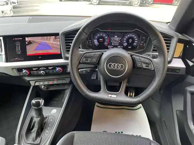 アウディ Ａ１ SB 35TFSI Sライン 和歌山県 2019(令1)年 3.6万km ミサノレッドパールエフェクト バーチャルコックピット /Sラインパッケージ/コントラストルーフ/ミサノレッド /AW19インチOP /コンビニエンスパッケージ/・リヤビューカメラ/・アドンバストキー/アシスタンスパッケージ /・ACC/・ハイビームアシスト/・レーンアシスト/・アウディセンスベーシック/ブラックエンブレエム（フォーリングス） /ワイヤレスチャージング /TV 　/Apple car play