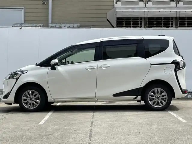 トヨタ シエンタ G 青森県 2022(令4)年 3.1万km ホワイトパールクリスタルシャイン 4WD/寒冷地仕様/ワンオーナー/トヨタセーフティセンス/・プリクラッシュ/・レーンキープアシスト/・ロードサインアシスト/・レーントレーシングアシスト/・オートハイビーム/社外フルセグナビTV/社外メモリナビ/CD/DVD/BT/USB/両側パワースライドドア/社外ドライブレコーダー/横滑り防止装置/スタッドレスタイヤ積み込み/プッシュスタート/ステアリングスイッチ/バニティミラー/保証書/取扱説明書