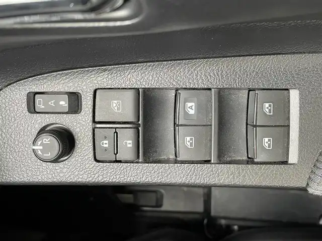 トヨタ シエンタ G 青森県 2022(令4)年 3.1万km ホワイトパールクリスタルシャイン 4WD/寒冷地仕様/ワンオーナー/トヨタセーフティセンス/・プリクラッシュ/・レーンキープアシスト/・ロードサインアシスト/・レーントレーシングアシスト/・オートハイビーム/社外フルセグナビTV/社外メモリナビ/CD/DVD/BT/USB/両側パワースライドドア/社外ドライブレコーダー/横滑り防止装置/スタッドレスタイヤ積み込み/プッシュスタート/ステアリングスイッチ/バニティミラー/保証書/取扱説明書