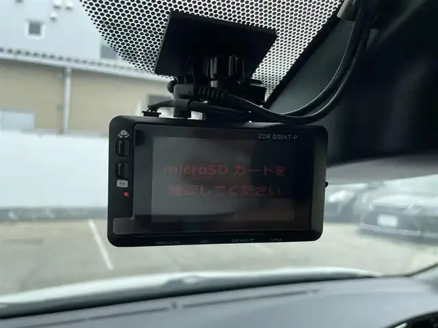 トヨタ シエンタ G 青森県 2022(令4)年 3.1万km ホワイトパールクリスタルシャイン ・4WD/・寒冷地仕様/・トヨタセーフティセンス/・プリクラッシュ/・レーンキープアシスト/・ロードサインアシスト/・レーントレーシングアシスト/・オートハイビーム/・社外メモリナビ/・フルセグTV/・バックカメラ/・CD/DVD/BT/USB/・両側パワースライドドア/・社外ドライブレコーダー/・横滑り防止装置/・スタッドレスタイヤ積み込み/・プッシュスタート/・ステアリングスイッチ/・バニティミラー/・ワイパーデアイサー/・保証書/・取扱説明書