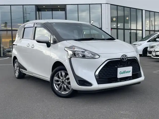 トヨタ シエンタ G 青森県 2022(令4)年 3.1万km ホワイトパールクリスタルシャイン ・4WD/・寒冷地仕様/・トヨタセーフティセンス/・プリクラッシュ/・レーンキープアシスト/・ロードサインアシスト/・レーントレーシングアシスト/・オートハイビーム/・社外メモリナビ/・フルセグTV/・バックカメラ/・CD/DVD/BT/USB/・両側パワースライドドア/・社外ドライブレコーダー/・横滑り防止装置/・スタッドレスタイヤ積み込み/・プッシュスタート/・ステアリングスイッチ/・バニティミラー/・ワイパーデアイサー/・保証書/・取扱説明書