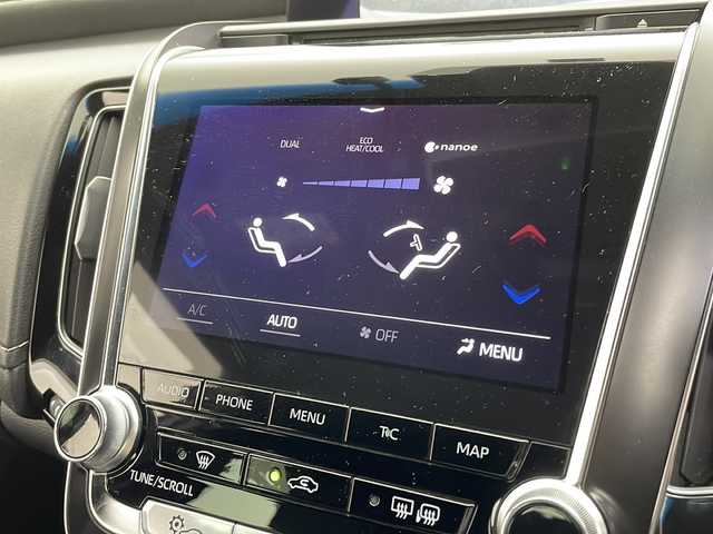 トヨタ クラウン ハイブリッド RS アドバンス 千葉県 2018(平30)年 6.7万km ホワイトパールクリスタルシャイン トヨタセーフティセンス/・プリクラッシュセーフティ/・レーンディパーチャーアラート/・ブラインドスポットモニター/・ロードサインアシスト/・クリアランスソナー/ナビ付ディスプレイオーディオ/CD BT AUX USB フルセグ/バックカメラ/レーダークルーズコントロール/LEDオートライト/ハーフレザーシート/メモリ付きパワーシート/シートヒーター/ステアリングヒーター/純正18インチアルミホイール/パーキングスイッチ/ブレーキホールド/パドルシフト/プッシュスタート/スマートキー/ビルトインETC2.0