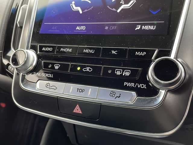 トヨタ クラウン ハイブリッド RS アドバンス 千葉県 2018(平30)年 6.7万km ホワイトパールクリスタルシャイン トヨタセーフティセンス/・プリクラッシュセーフティ/・レーンディパーチャーアラート/・ブラインドスポットモニター/・ロードサインアシスト/・クリアランスソナー/ナビ付ディスプレイオーディオ/CD BT AUX USB フルセグ/バックカメラ/レーダークルーズコントロール/LEDオートライト/ハーフレザーシート/メモリ付きパワーシート/シートヒーター/ステアリングヒーター/純正18インチアルミホイール/パーキングスイッチ/ブレーキホールド/パドルシフト/プッシュスタート/スマートキー/ビルトインETC2.0