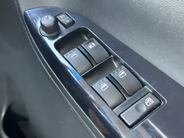 ダイハツ タント カスタム RS トップED SA Ⅲ 奈良県 2017(平29)年 7.4万km グレーⅡ ターボ/両側パワースライドドア/純正8インチナビ(フルセグTV/CD/DVD/AM・FM/BT/USB/HDMI)/バックカメラ/ETC/スマートアシストIII/衝突警報機能/衝突回避支援ブレーキ機能/車線逸脱警報機能/誤発進抑制制御機能/オートハイビーム/先行車発進お知らせ機能/ヒルホールドシステム/エマージェンシーストップシグナル/シートヒーター(D/N席)/後席サンシェード/本革巻きステアリング/純正15インチアルミホイール/純正フロアマット/カラーコードS40/メテオライトグレーイリュージョナルP