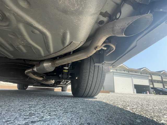 トヨタ ノア ハイブリッド 滋賀県 2023(令5)年 3.3万km スパークリングブラックパールクリスタルシャイン ガソリン/2WD/CVT/純正10.5インチナビ/(AM/FM/CD/DVD/Bluetooth/USB/フルセグTV)/純正フリップダウンモニター/ブラインドスポットモニター/バックカメラ/両側パワースライドドア/電動リアゲート/オットマン/ヘッドアップディスプレイ/ビルトインETC2.0/運転席・助手席　エアシート/シートヒーター/ハーフレザーシート/トヨタセーフティセンス/・レーンキープアシスト/・レーダークルーズコントロール/・プリクラッシュブレーキアシスト/・オートマチックハイビーム/横滑り防止システム/コーナーセンサー/電動サイドブレーキ/ステアリングヒーター/革巻きステアリング/ステアリングスイッチ/LEDヘッドライト/オートライト/プッシュスタート/スマートキー/純正フロアマット/純正ドアバイザー/電格ウインカーミラー