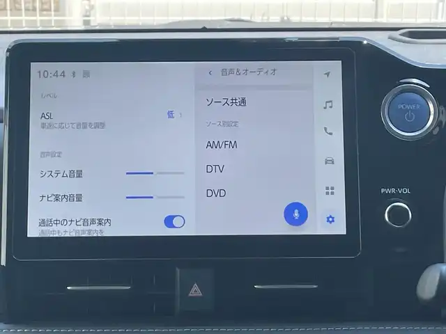 トヨタ ノア ハイブリッド 滋賀県 2023(令5)年 3.3万km スパークリングブラックパールクリスタルシャイン ガソリン/2WD/CVT/純正10.5インチナビ/(AM/FM/CD/DVD/Bluetooth/USB/フルセグTV)/純正フリップダウンモニター/ブラインドスポットモニター/バックカメラ/両側パワースライドドア/電動リアゲート/オットマン/ヘッドアップディスプレイ/ビルトインETC2.0/運転席・助手席　エアシート/シートヒーター/ハーフレザーシート/トヨタセーフティセンス/・レーンキープアシスト/・レーダークルーズコントロール/・プリクラッシュブレーキアシスト/・オートマチックハイビーム/横滑り防止システム/コーナーセンサー/電動サイドブレーキ/ステアリングヒーター/革巻きステアリング/ステアリングスイッチ/LEDヘッドライト/オートライト/プッシュスタート/スマートキー/純正フロアマット/純正ドアバイザー/電格ウインカーミラー