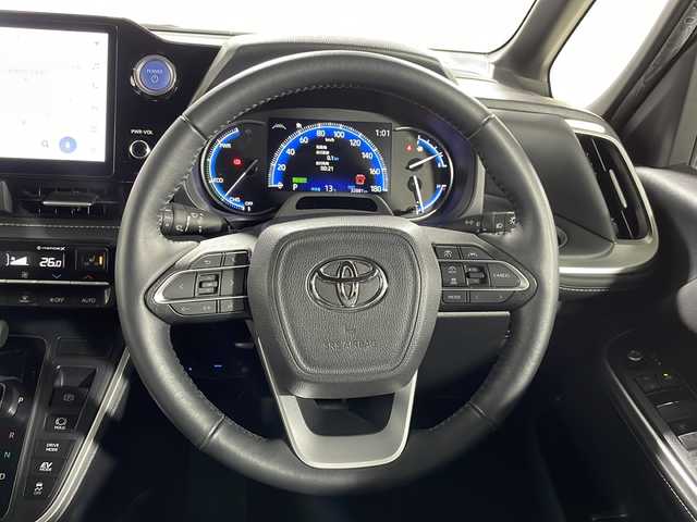 トヨタ ノア ハイブリッド S－Z 広島県 2023(令5)年 3.3万km スパークリングブラックパールクリスタルシャイン 禁煙車/純正１０．５型ナビ　/両側パワースライドドア　/後席モニター　/シートヒーター　/デジタルルームミラー　/バックカメラ　/レーダークルーズコントロール　/ステアリングヒーター　/フルセグ　/アダブティブLEDヘッドライト　/ETC/電動リアゲート/ユニバーサルステップ/ヘッドアップディスプレイ/純正17インチアルミホイール(205/55/R17)/エアバック（運転席/助手席/サイド/カーテン）