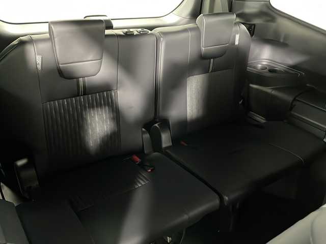 トヨタ ノア ハイブリッド S－Z 広島県 2023(令5)年 3.3万km スパークリングブラックパールクリスタルシャイン 禁煙車/純正１０．５型ナビ　/両側パワースライドドア　/後席モニター　/シートヒーター　/デジタルルームミラー　/バックカメラ　/レーダークルーズコントロール　/ステアリングヒーター　/フルセグ　/アダブティブLEDヘッドライト　/ETC/電動リアゲート/ユニバーサルステップ/ヘッドアップディスプレイ/純正17インチアルミホイール(205/55/R17)/エアバック（運転席/助手席/サイド/カーテン）