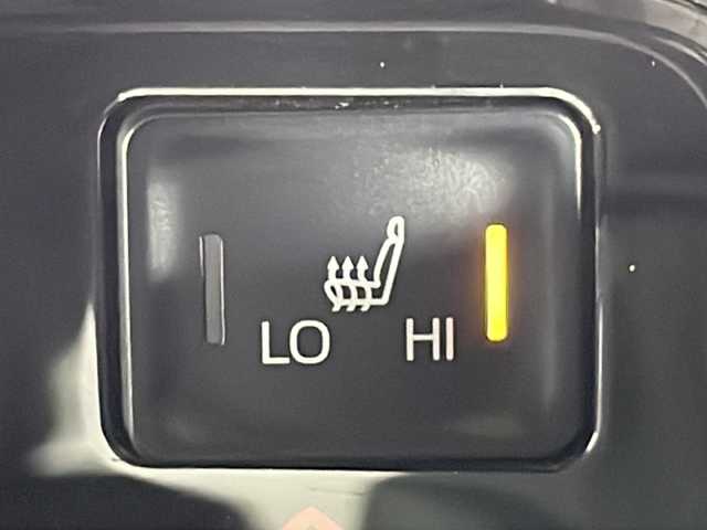 トヨタ ノア ハイブリッド S－Z 広島県 2023(令5)年 3.3万km スパークリングブラックパールクリスタルシャイン 禁煙車/純正１０．５型ナビ　/両側パワースライドドア　/後席モニター　/シートヒーター　/デジタルルームミラー　/バックカメラ　/レーダークルーズコントロール　/ステアリングヒーター　/フルセグ　/アダブティブLEDヘッドライト　/ETC/電動リアゲート/ユニバーサルステップ/ヘッドアップディスプレイ/純正17インチアルミホイール(205/55/R17)/エアバック（運転席/助手席/サイド/カーテン）