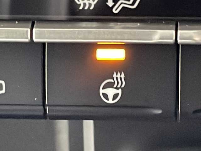 トヨタ ノア ハイブリッド S－Z 広島県 2023(令5)年 3.3万km スパークリングブラックパールクリスタルシャイン 禁煙車/純正１０．５型ナビ　/両側パワースライドドア　/後席モニター　/シートヒーター　/デジタルルームミラー　/バックカメラ　/レーダークルーズコントロール　/ステアリングヒーター　/フルセグ　/アダブティブLEDヘッドライト　/ETC/電動リアゲート/ユニバーサルステップ/ヘッドアップディスプレイ/純正17インチアルミホイール(205/55/R17)/エアバック（運転席/助手席/サイド/カーテン）