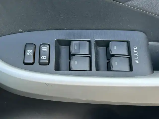トヨタ プリウス S 栃木県 2013(平25)年 6.6万km ブラック 社外ナビ/フルセグTV/DVD/Bluetooth/バックカメラ/ビルトインETC/前ドライブレコーダー/プッシュスタート/オートライト/ハロゲンフォグランプ/アイドリングストップ/横滑り防止装置/ドアバイザー/電動格納ミラー/パワーモード