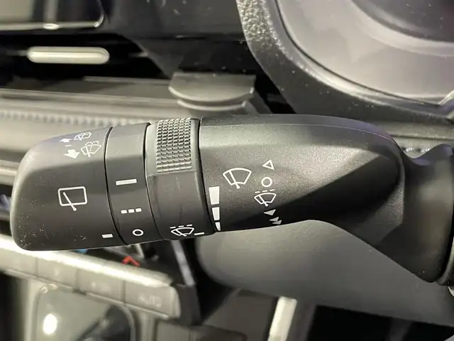 トヨタ ヴォクシー S－Z 愛知県 2022(令4)年 3.2万km ホワイトパールクリスタルシャイン 純正１０．５インチディスプレイオーディオＰｌｕｓ　/(AM/FM/フルセグTV/USB/HDMI/CarPlay/Miracast/Bluetooth)/純正フリップダウンモニター　/快適利便パッケージHigh　/　　-ハンズフリー両側パワースライドドア/　　-パワーバックドア/　　-ナノイーX/　　-ステアリングヒーター/　　-キャプテンシート＋オットマン/アドバンスドライブ　/トヨタセーフティセンス　/　　-プリクラッシュセーフティ/　　-レーントレーニングアシスト＋レーンディパーチャーアラート/　　-レーダークルーズコントロール/　　-オートマチックハイビーム/　　-ロードサインアシスト/　　-発進遅れ告知機能/ブラインドスポットモニター/ドライブレコーダー　/ビルトインＥＴＣ２．０/バックカメラ/LEDヘッドライト/LEDフォグランプ