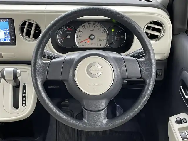 ダイハツ ミラ ココア プラスG 岡山県 2013(平25)年 3.7万km コットンアイボリー 純正メモリーナビ　/バックカメラ　/アイドリングストップ　/ミュージックサーバー　/ミュージックプレイヤー　/純正フロアマット　/フォグライト　/ルーフレール　/横滑り防止装置　/ハロゲンヘッドライト　/ＣＤ再生　/禁煙車