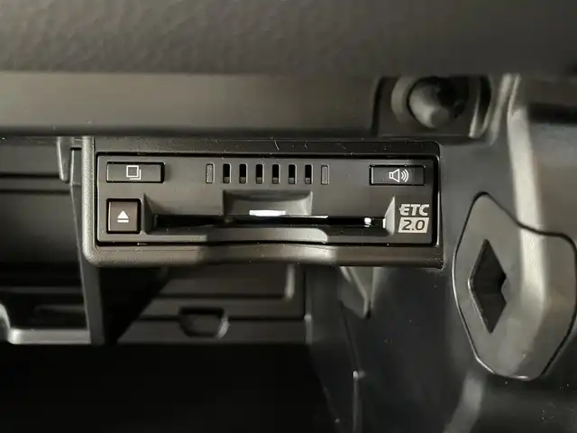 レクサス ＵＸ 300e バージョンC 愛知県 2021(令3)年 1.2万km ソニッククォーツ レクサスセーフティセンス/　　・プリクラッシュセーフティ/　　・レーントレーシングアシスト/　　・レーンディバーチャーアラート/　　・レーダークルーズコントロール/　　・オートマチックハイビーム/　　・ロードサインアシスト/パノラミックビューモニター/ブラインドスポットモニター/純正12.3インチナビ/　　・CD/DVD/BT/フルセグ/マークレビンソンプレミアムサラウンド/ドライブレコーダー/ビルトインETC2.0/革巻きステアリング/ステアリングリモコン/パドルシフト/ステアリングヒーター/パワーシート（前席）/シートヒーター（全席）/ベンチレーション（前席）/AC100V/パワーバックドア/純正LEDヘッドライト/フォグランプ/純正18インチアルミホイール/充電ケーブル有