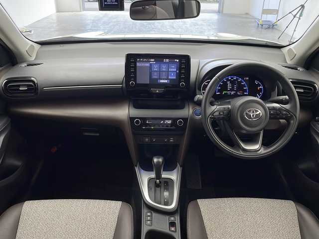 トヨタ ヤリスクロス ハイブリッド Z 宮城県 2021(令3)年 5万km ホワイトパールクリスタルシャイン 純正ディスプレイオーディオナビ/パノラミックビューモニター/パワーバックドア/CD/DVDプレーヤー/フルセグTV/パワーシート/BSM/RCTA/アダプティブクルーズコントロール/プリクラッシュセーフティ/レーントレーシングアシスト/オートマチックハイビーム/クリアランスソナー/ビルトインETC/ドライブレコーダー/スマートフォン連携/スペアタイヤ/禁煙車