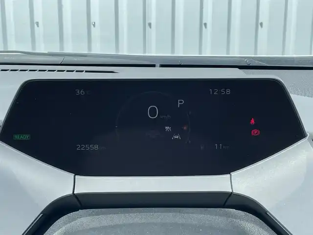トヨタ プリウス Z 福岡県 2023(令5)年 2.3万km プラチナホワイトパールマイカ トヨタセーフティセンス/PCS/LDA/クリアランスソナー/BSM/パノラマルーフ/純正１２．３インチディスプレイオーディオ/フルセグTV/BT/AM/FM/Miracast/全周囲カメラ/デジタルインナーミラー/黒革シート/D席シートメモリー/〃パワーシート/前席シートヒーター/〃シートベンチレーション/ステアリングヒーター/パワーバックドア/レーダークルーズコントロール/パーキングアシスト/スマートキー/プッシュスタート/ビルトインETC2.0/ワイヤレス充電/電動パーキング/ブレーキホールド/AC100V/純正19AW/LEDオートライト/オートハイビーム/フォグランプ