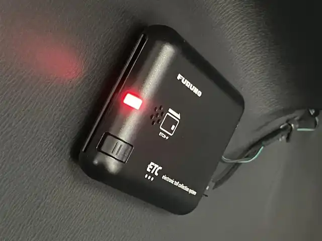 三菱 デリカＤ：５ G パワーパッケージ 埼玉県 2022(令4)年 1.8万km ホワイトダイヤモンド 純正１０．１インチナビ　マルチアラウンドモニター　ＥＴＣ　前後ドライブレコーダー　ｅ－アシスト　レーダークルーズコントロール　シートヒーター　ステアリングヒーター　ＡＣ１００Ｖ　ＨＤＭＩ　ＬＥＤライト